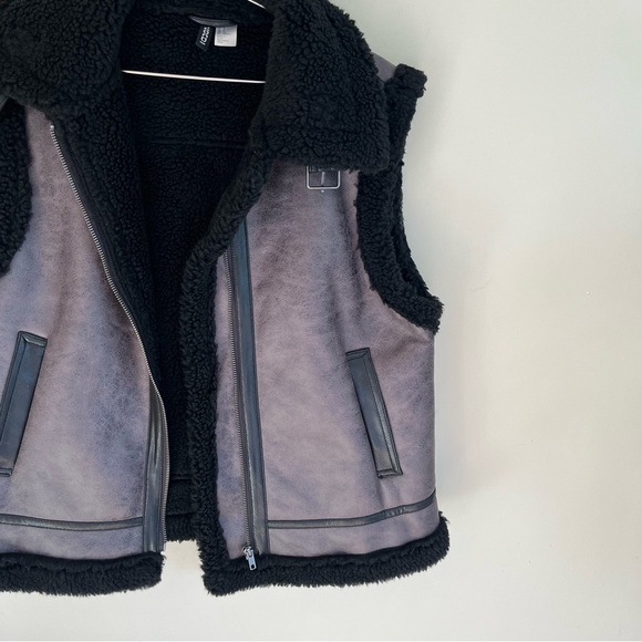 H&M Teddy Fleece-Lined Black Vest - Picture 7 of 15